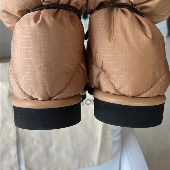 GIFTABLE! $1150 LOUIS VUITTON Monogram Nylon Pillow Comfort Boots - Size 7 / 37 - Picture 4 of 17